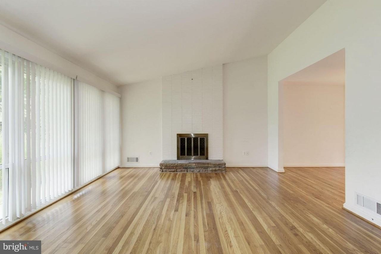 6520 Lone Oak Ct - Photo 4 of 30