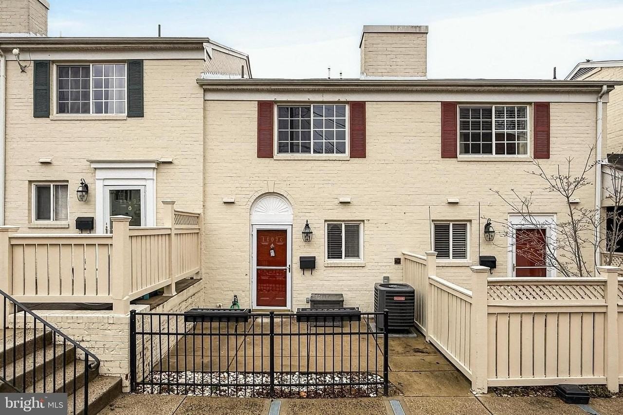 1407 N Van Dorn St - Photo 2 of 36