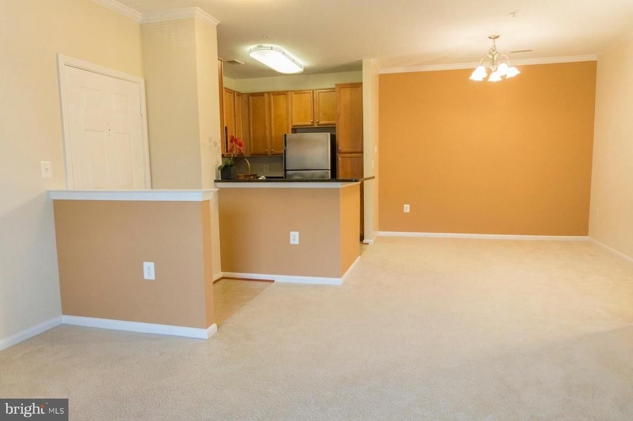 1516 N Point Dr - Photo 2 of 10