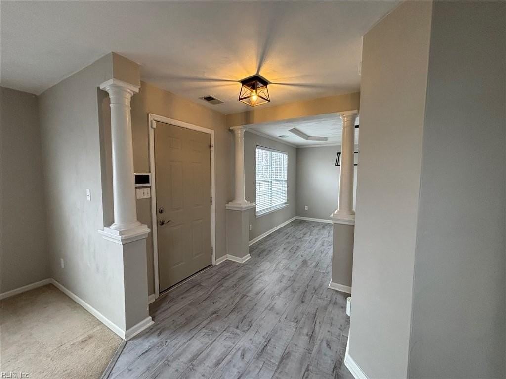 304 Crown Arch - Photo 2 of 36