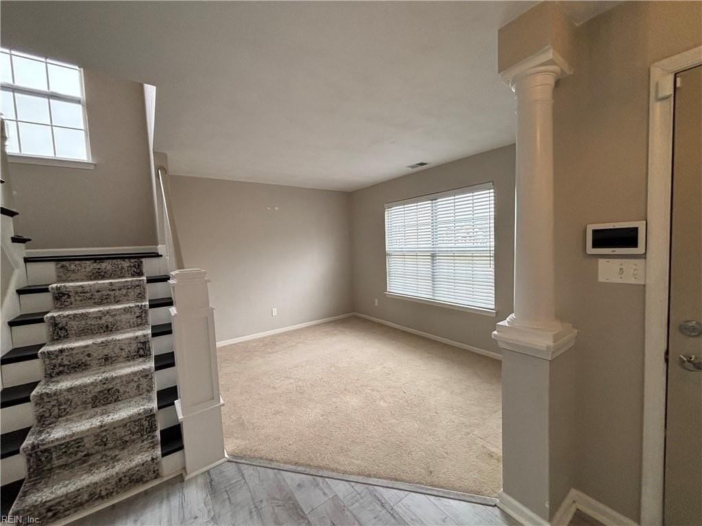 304 Crown Arch - Photo 3 of 36