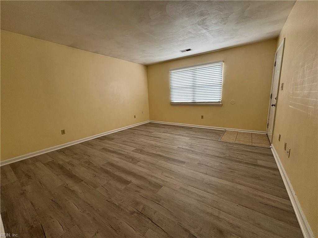 908 Dixie Dr - Photo 3 of 17