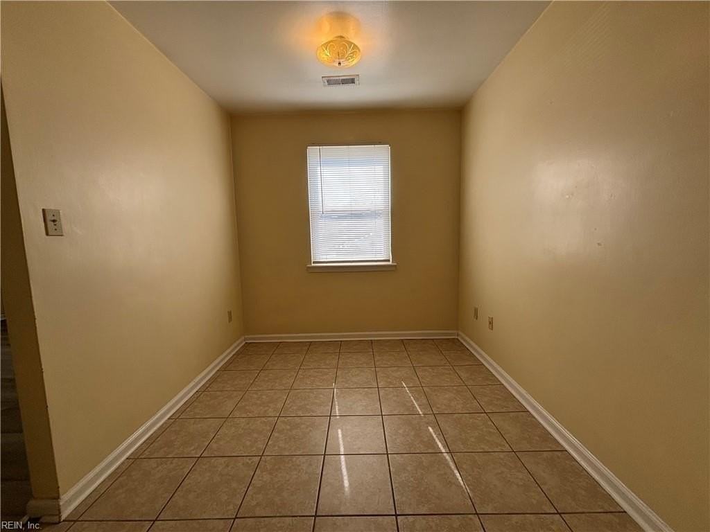 908 Dixie Dr - Photo 4 of 17