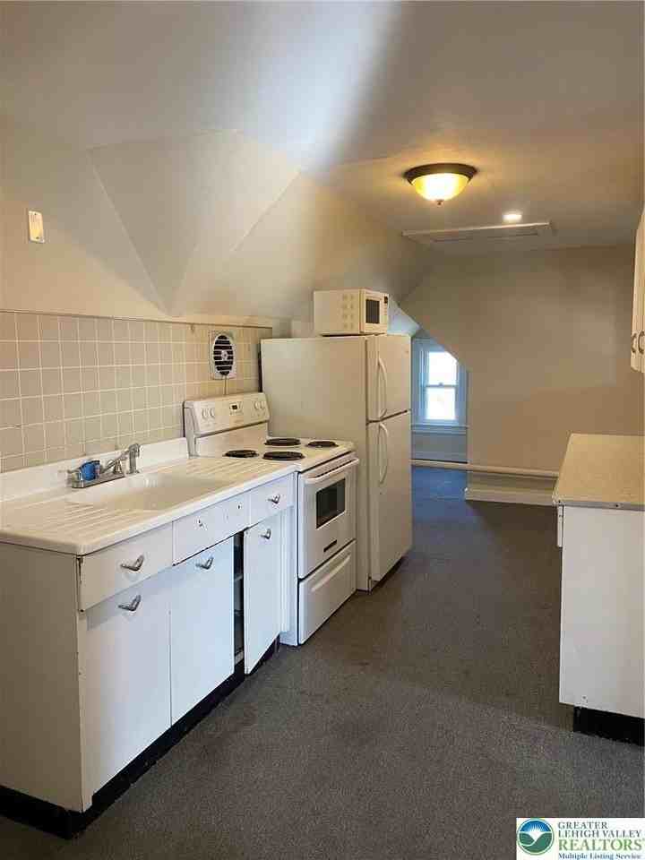 Dorney Ave - Photo 3 of 8