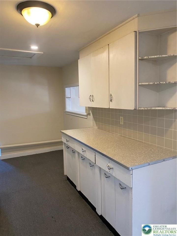 Dorney Ave - Photo 4 of 8