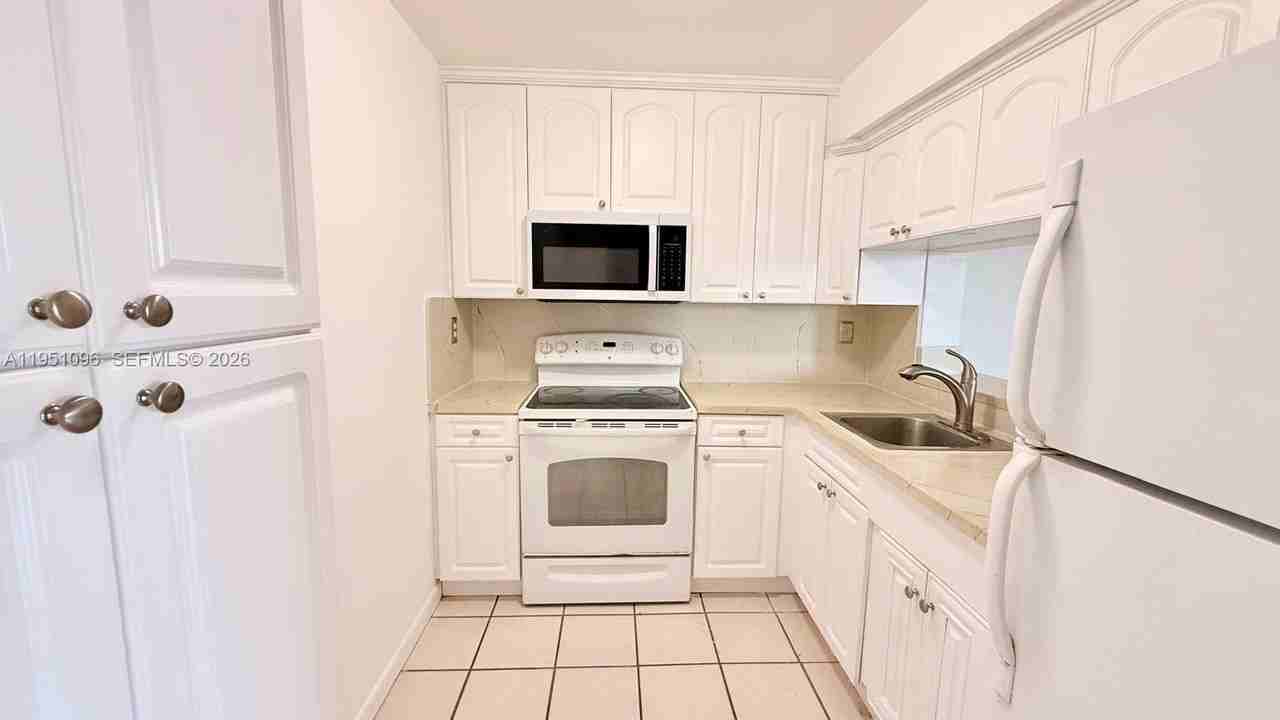 11800 Sw 18th St #511-4 - Photo 2 of 16