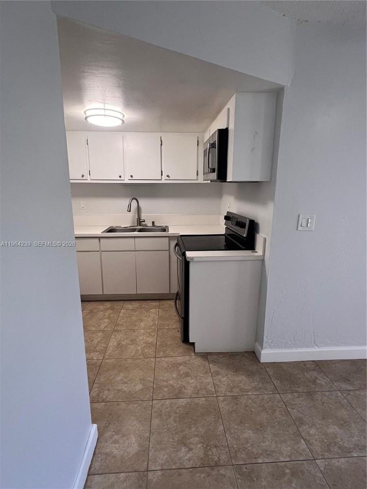 5782 Sw 61st St #5782 - Photo 3 of 27