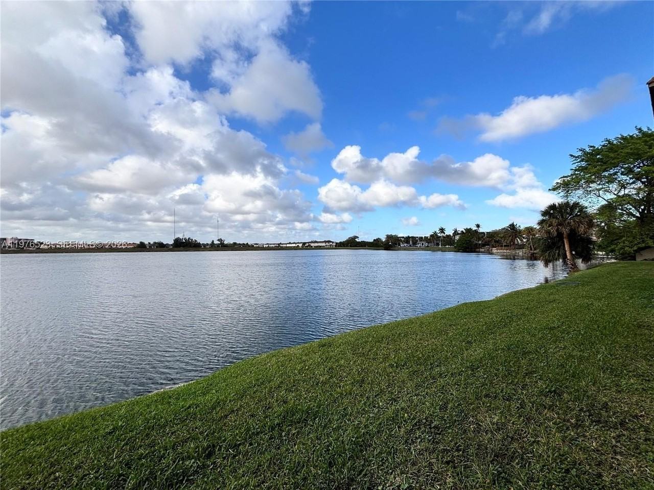 605 Ives Dairy Rd #102-7 - Photo 4 of 41