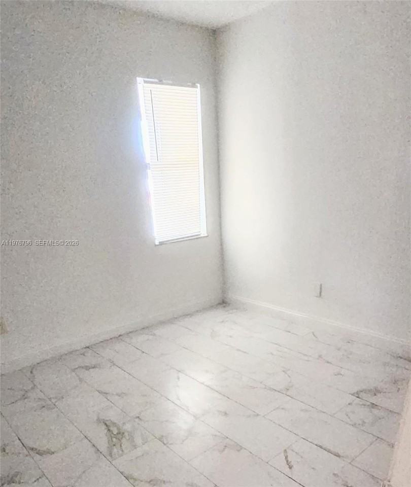 902 Ne 209th St #203-40 - Photo 5 of 14