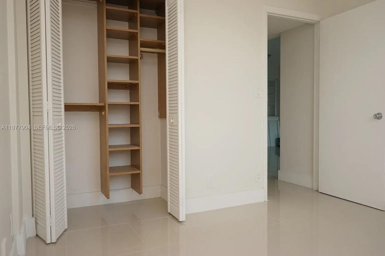 546 Sw 1st St #404 - Photo 5 of 9