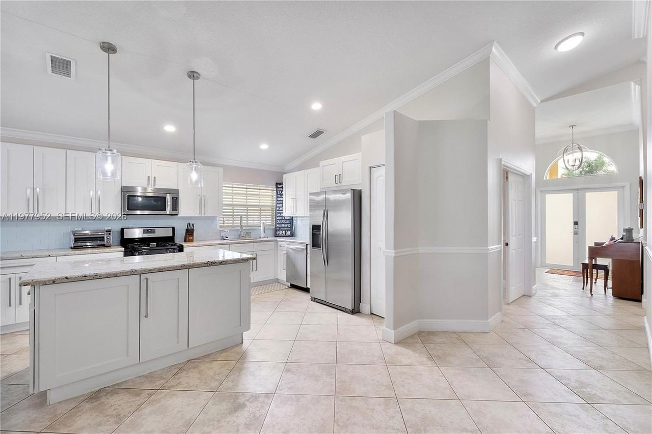 2365 Nw 137th Ter - Photo 5 of 31