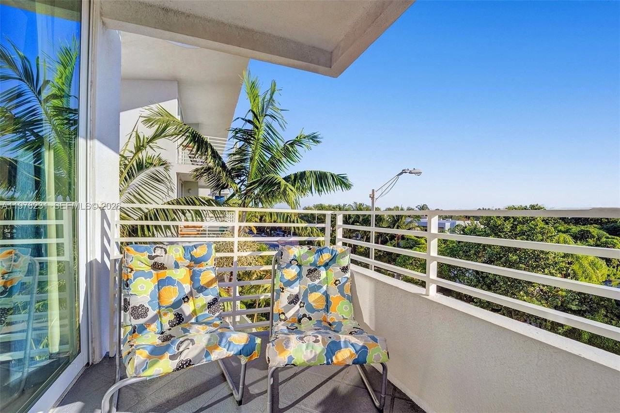 7800 Collins Ave #409 - Photo 2 of 5