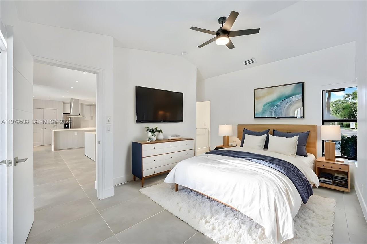 2616 Carambola Cir N #1702 - Photo 6 of 40