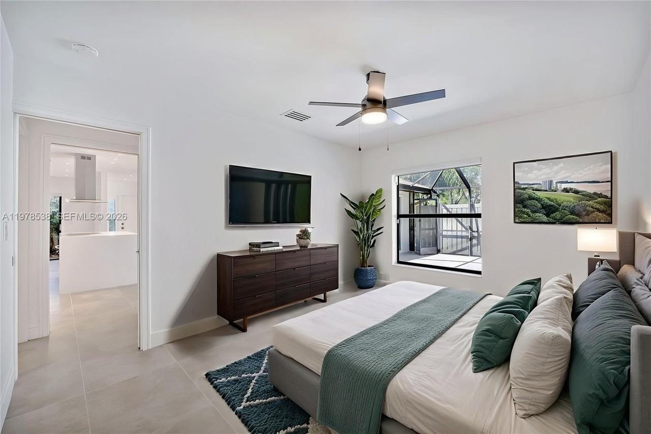 2616 Carambola Cir N #1702 - Photo 7 of 40