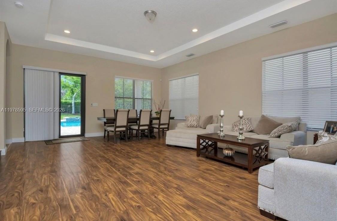 3782 Nw 85th Ter - Photo 6 of 18