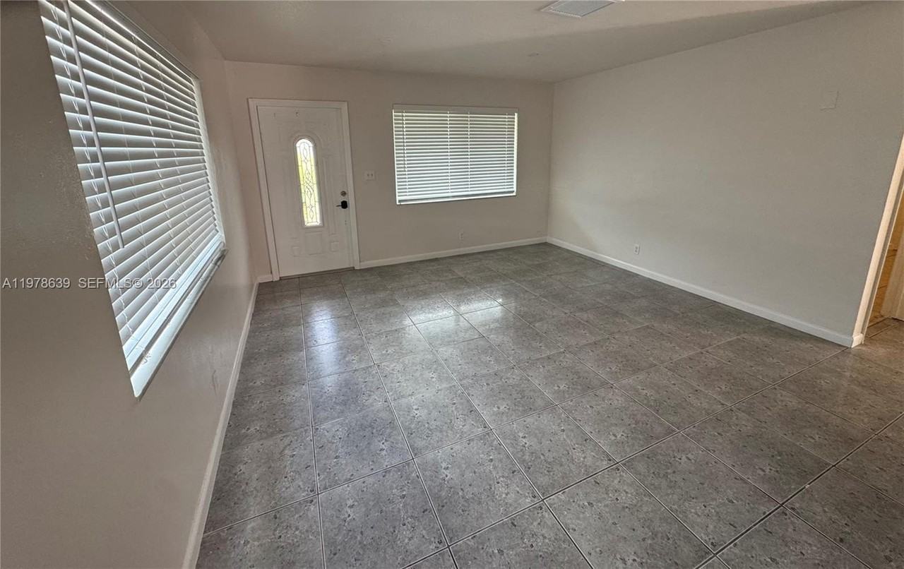 6322 Eaton St #1-2 - Photo 3 of 9