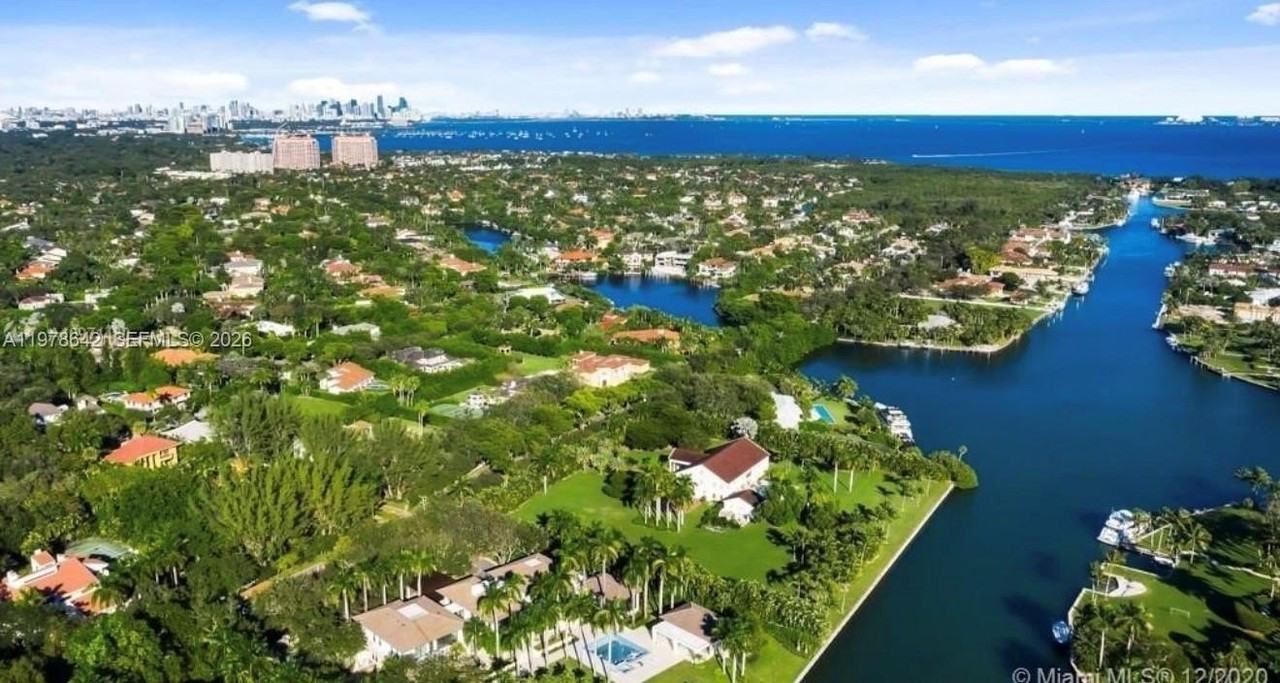 4895 Sw 88th St #00 - Photo 2 of 21