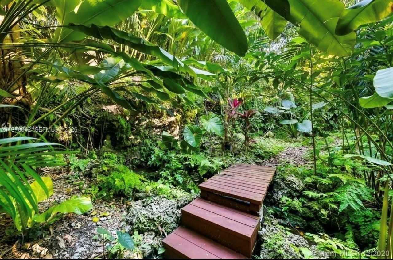 4895 Sw 88th St #00 - Photo 7 of 21