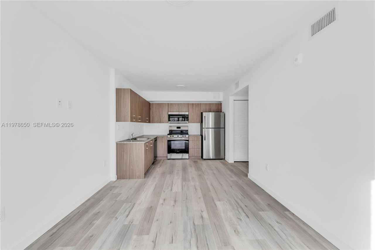 175 Nw 160th St #213