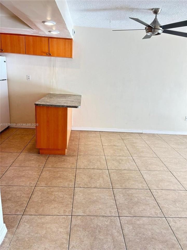 7310 Sw 82nd St #A219 - Photo 5 of 9