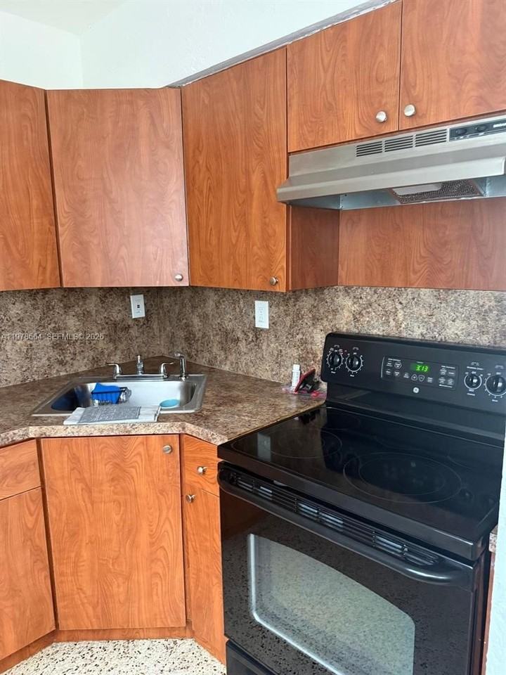 50 W 24th St #4 - Photo 4 of 4