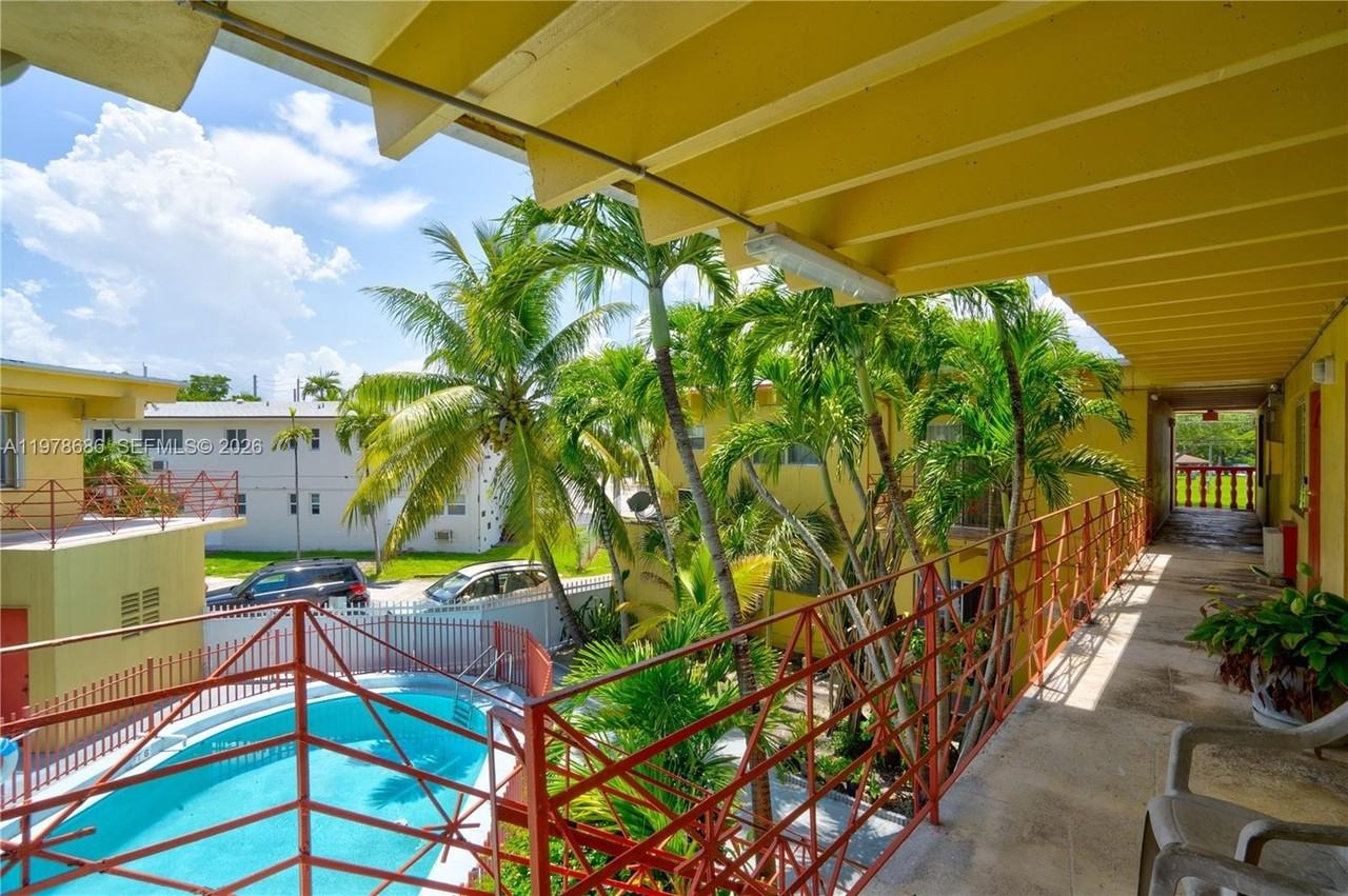 12195 W Dixie Hwy 6e Hwy #6E - Photo 4 of 5