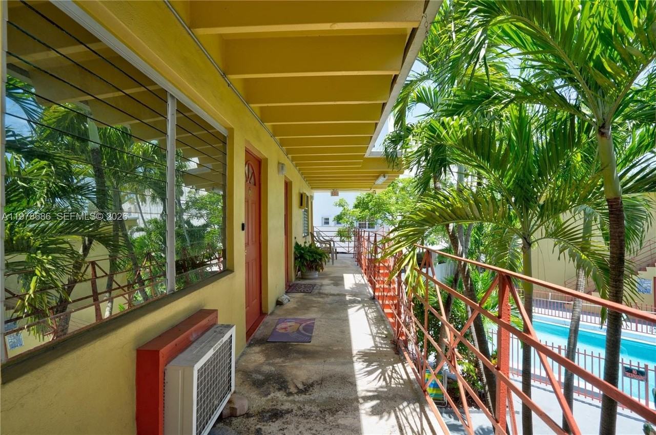 12195 W Dixie Hwy 6e Hwy #6E - Photo 5 of 5