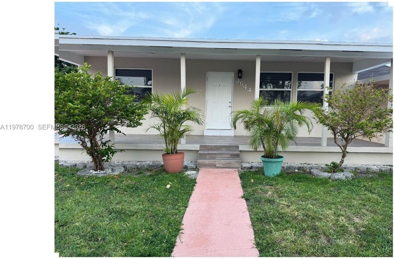 3644 Nw 12th St - Photo 3 of 16