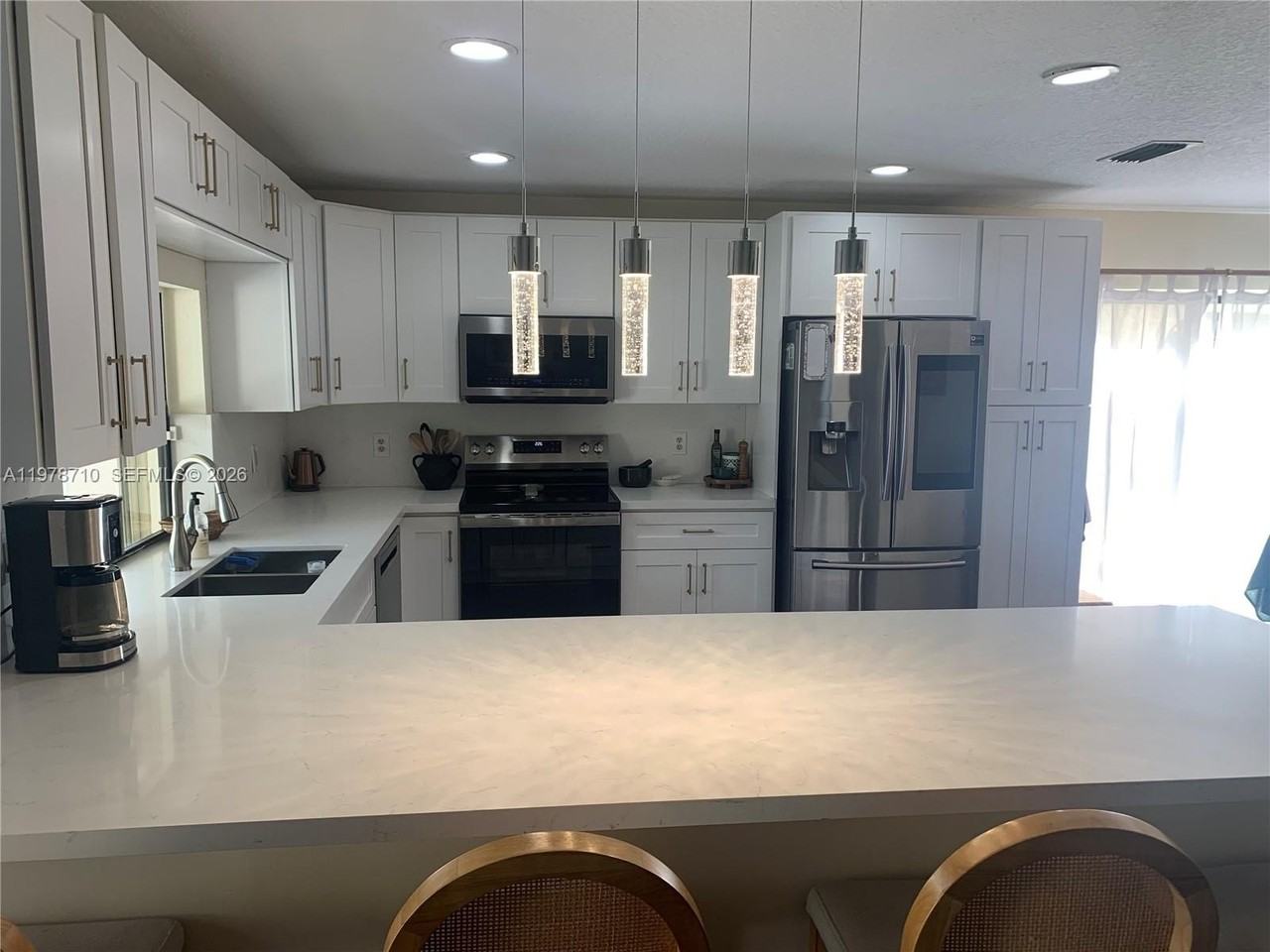 2925 E Aviary Dr #2925 - Photo 5 of 14