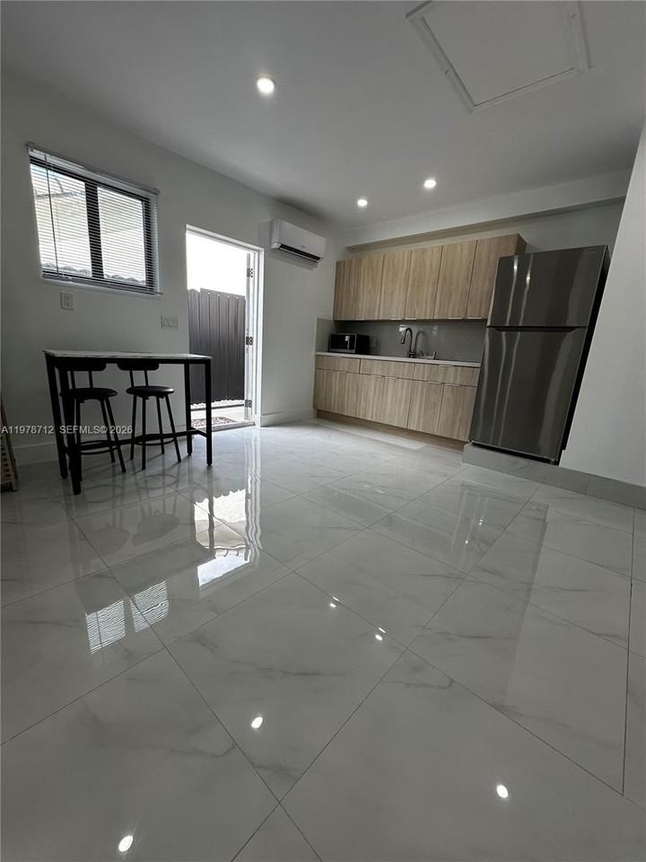 3863 Sw 145th Ave #0 - Photo 2 of 18