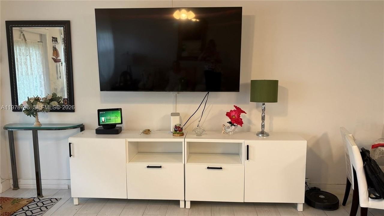 98 Westbury E #98 - Photo 7 of 9