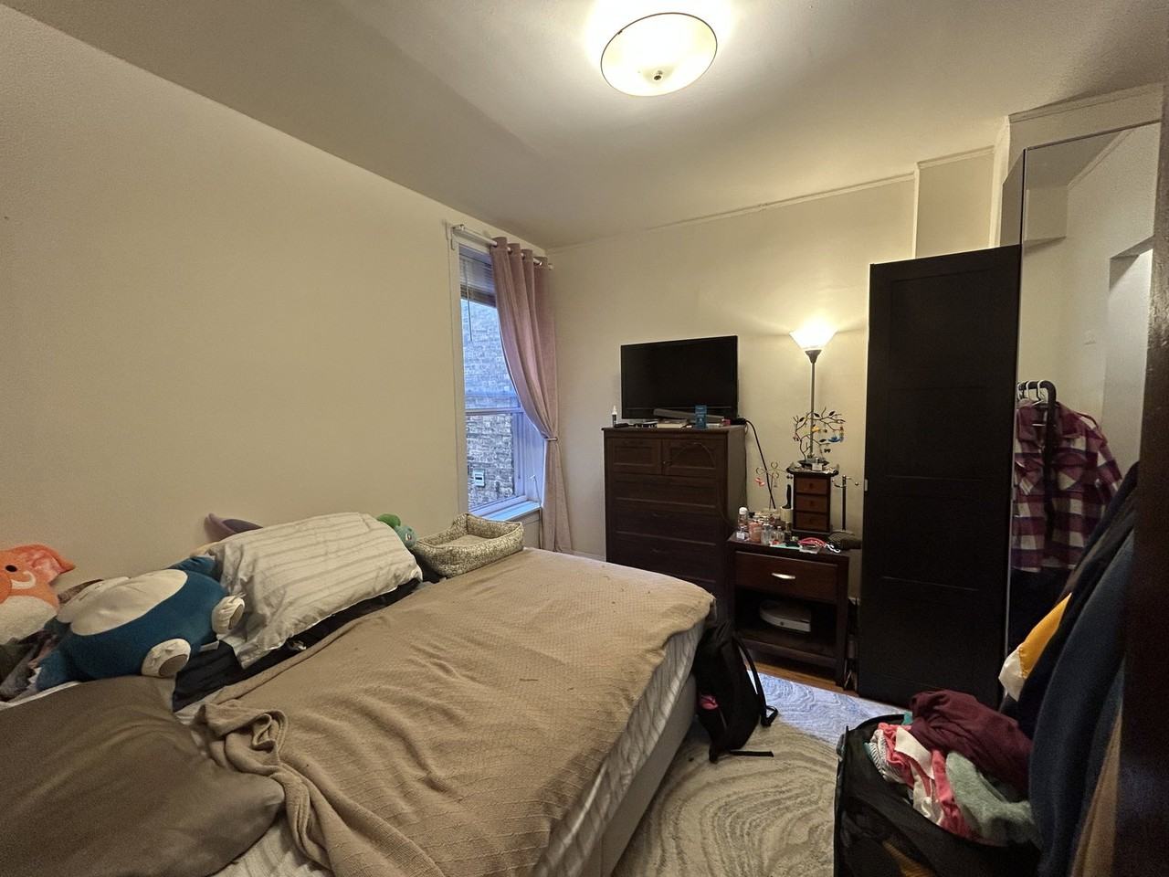 4621 N Rockwell St #3 - Photo 4 of 8