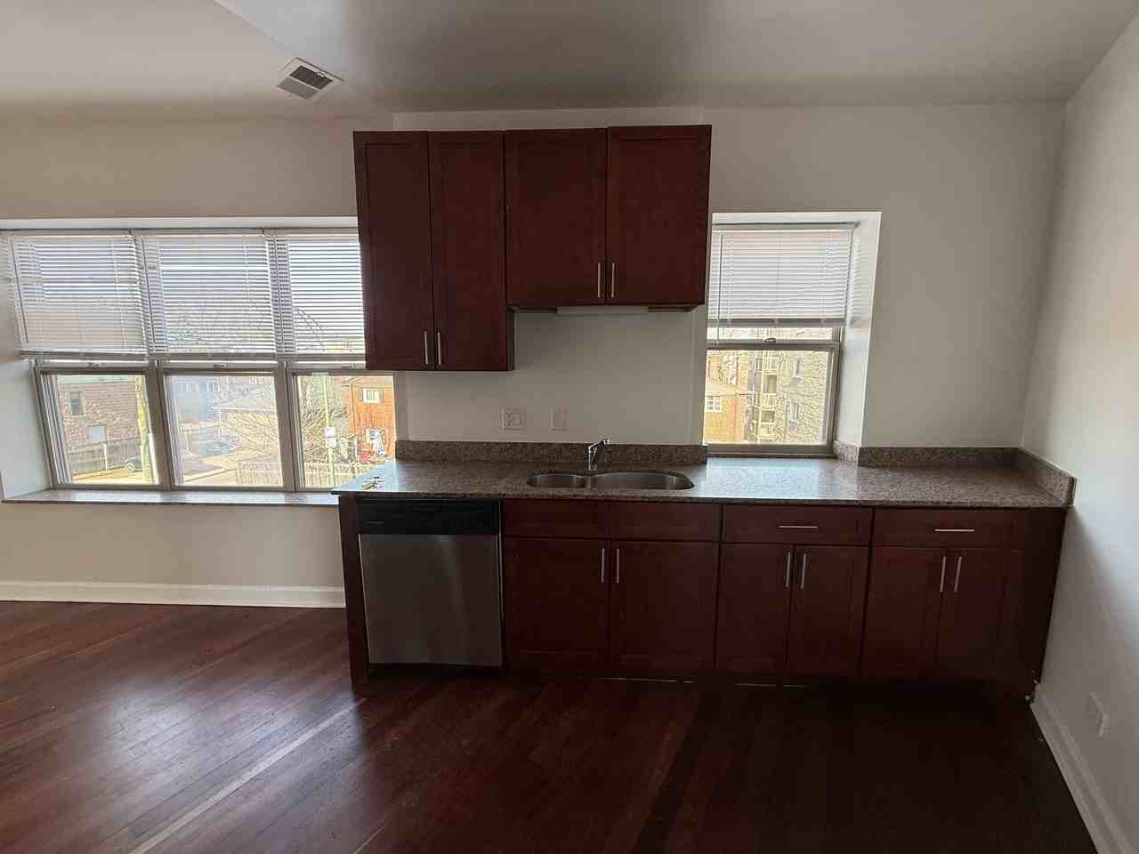 2048 W Touhy Ave #2 - Photo 7 of 8