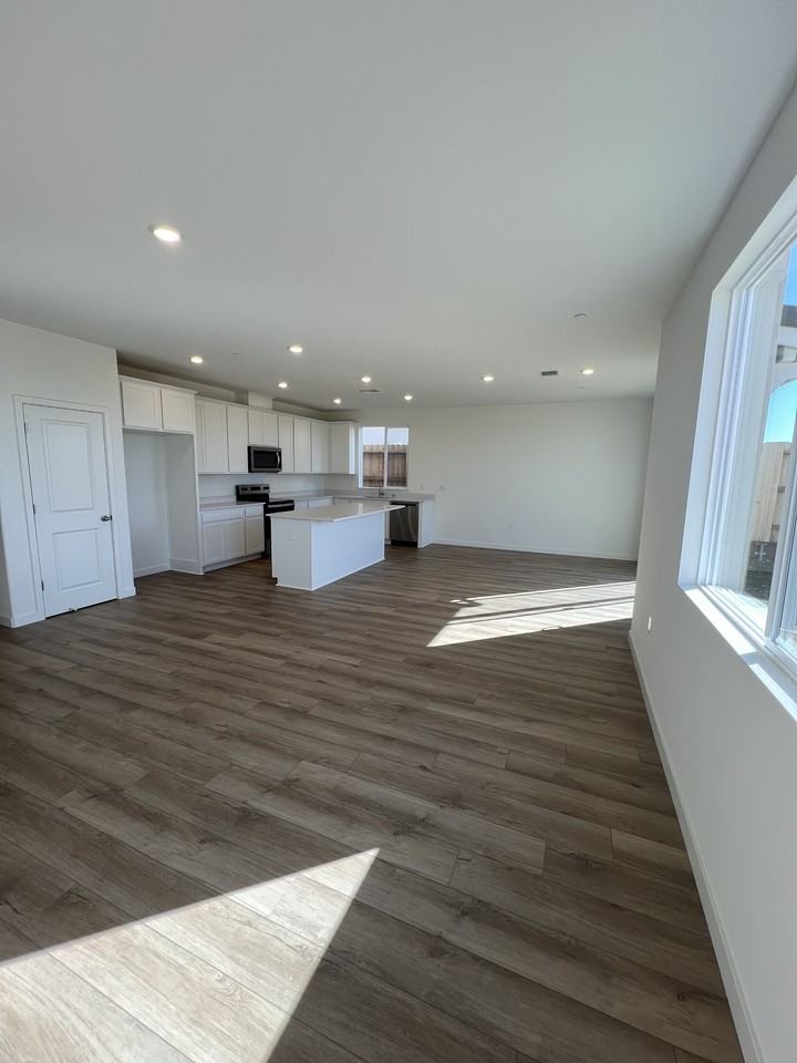 4521 Fallon Dr #1 - Photo 6 of 48