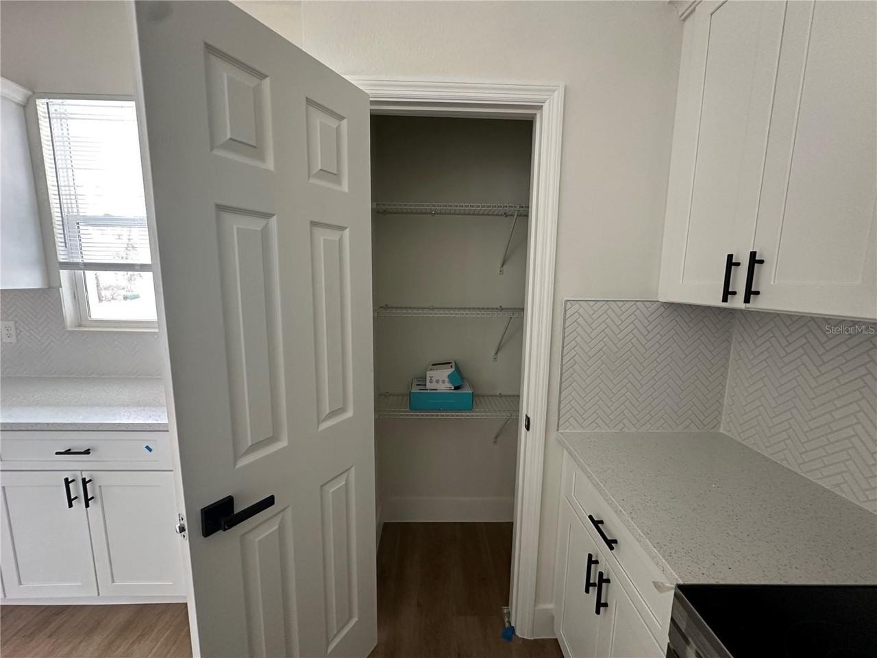 1323 E Derby Dr - Photo 5 of 21