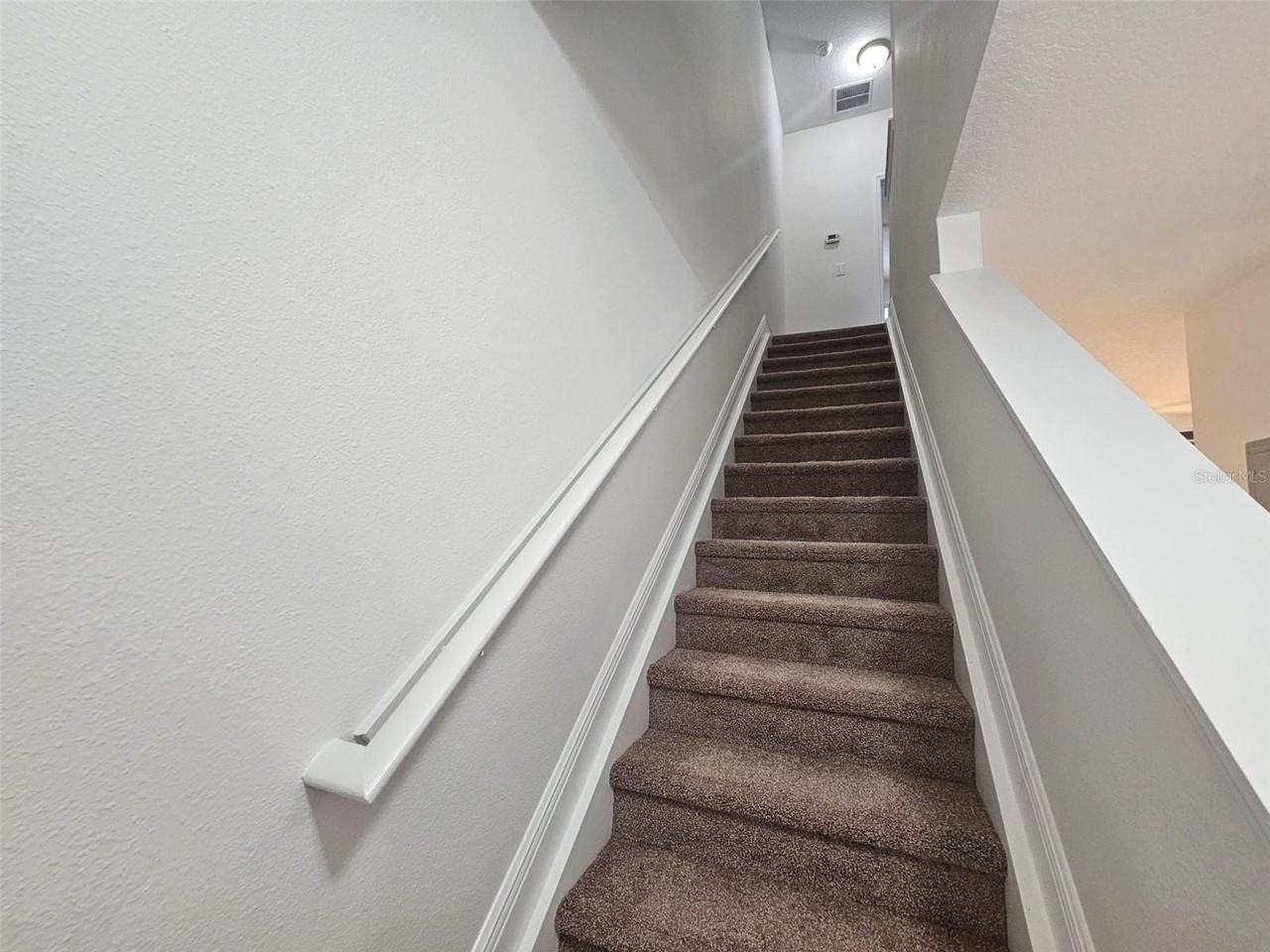 136 Weymouth Dr - Photo 4 of 24