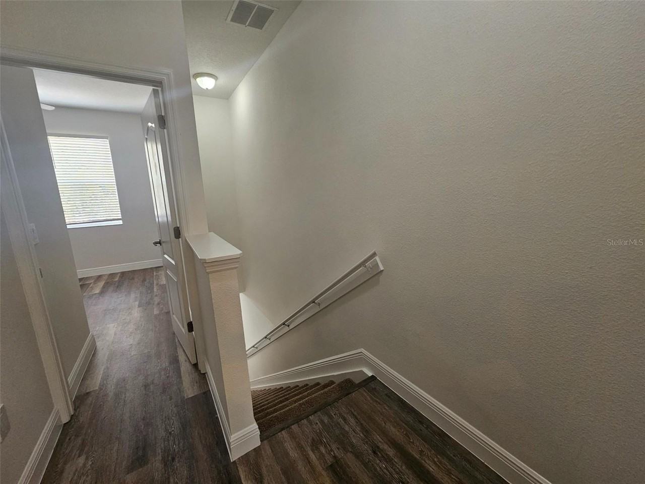 136 Weymouth Dr - Photo 5 of 24