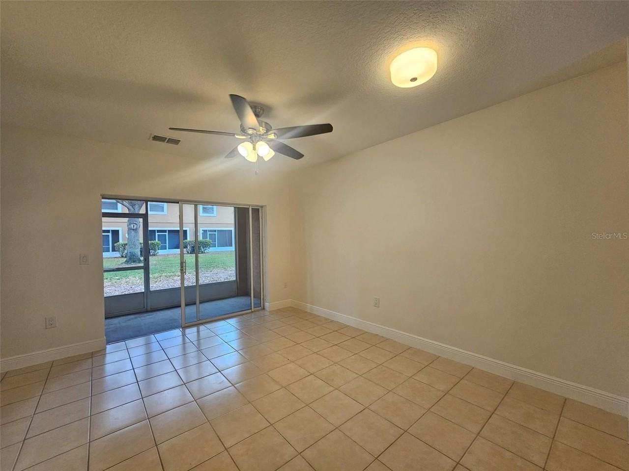 136 Weymouth Dr - Photo 7 of 24