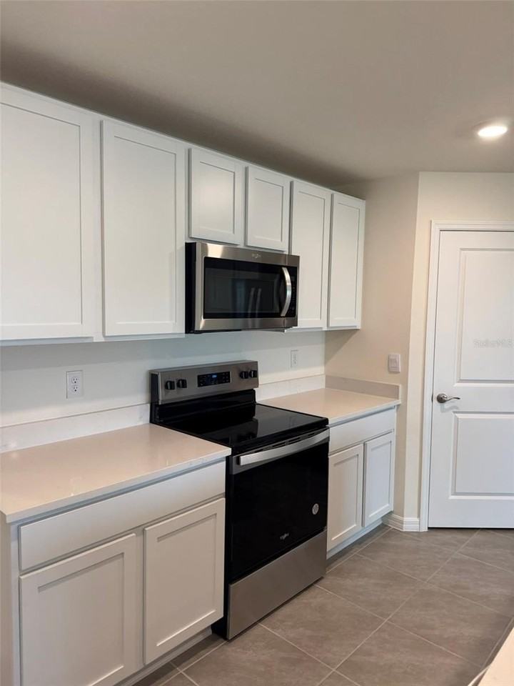 8878 Sw 48th Ave - Photo 4 of 19