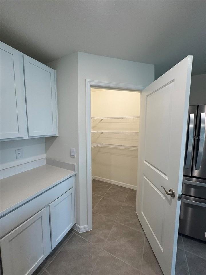 8878 Sw 48th Ave - Photo 7 of 19