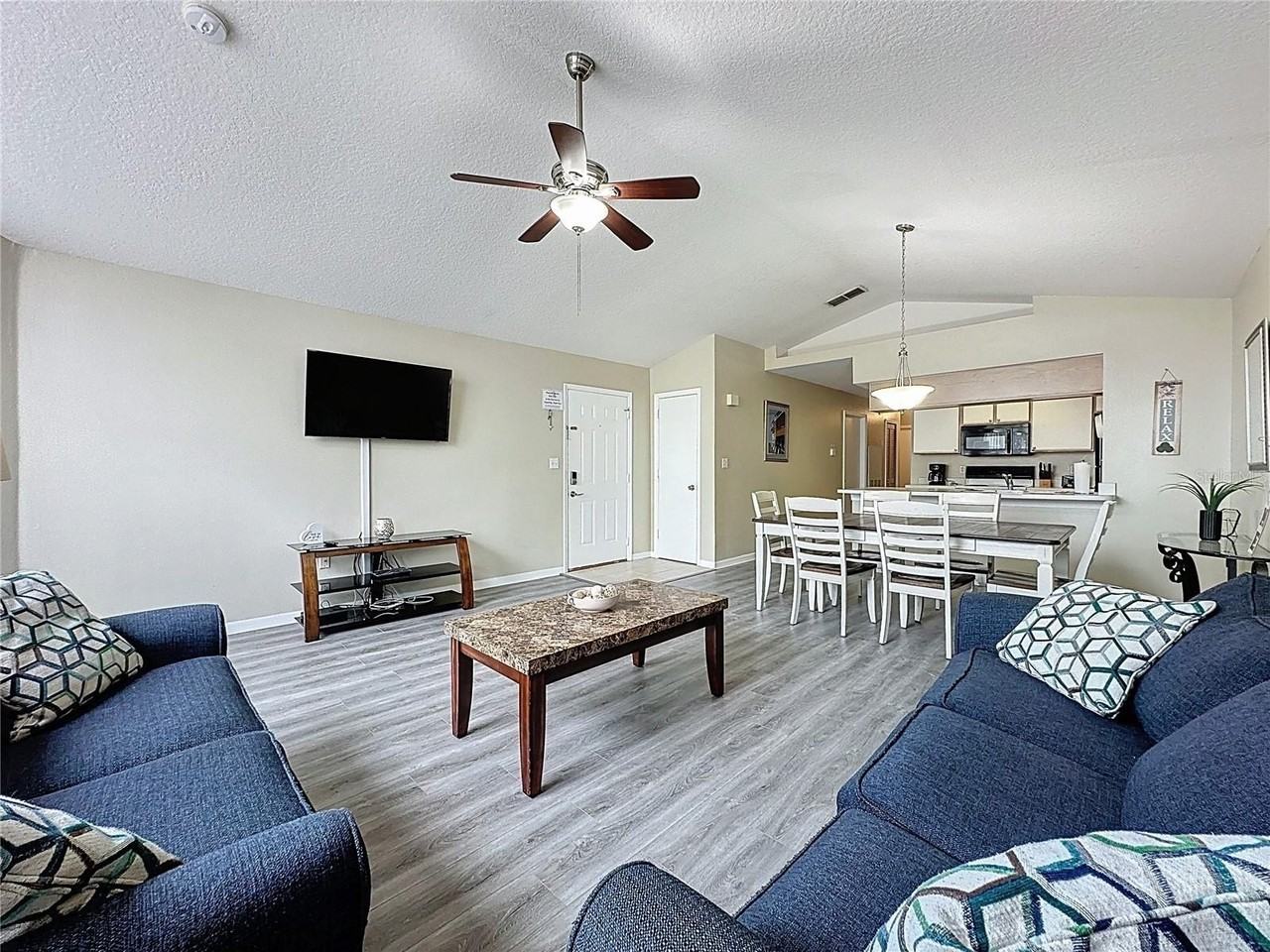 8716 Rain Forest Pl #D - Photo 6 of 35