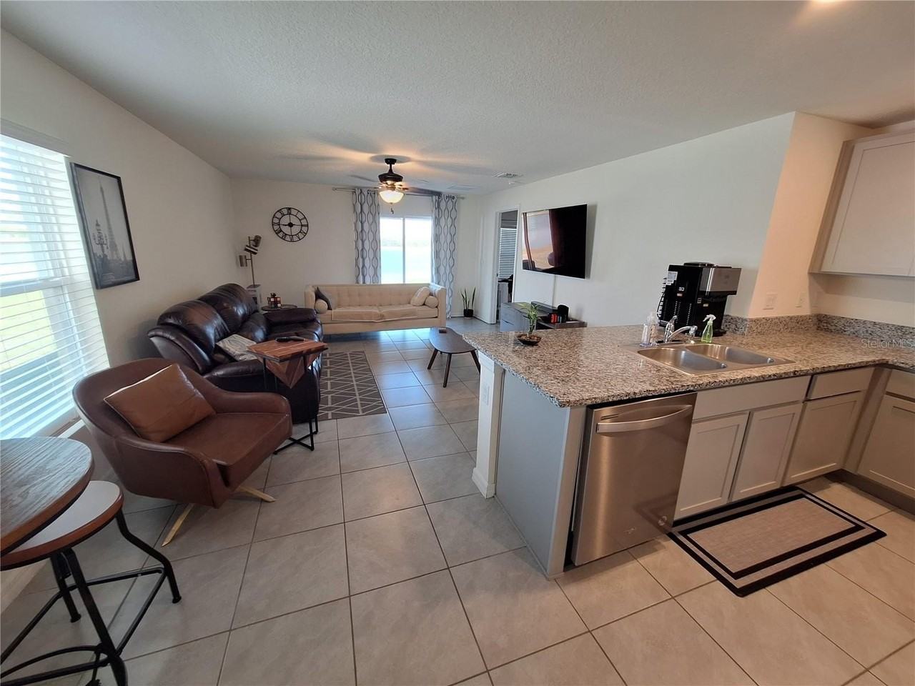 511 Sunlit Coral St - Photo 3 of 10