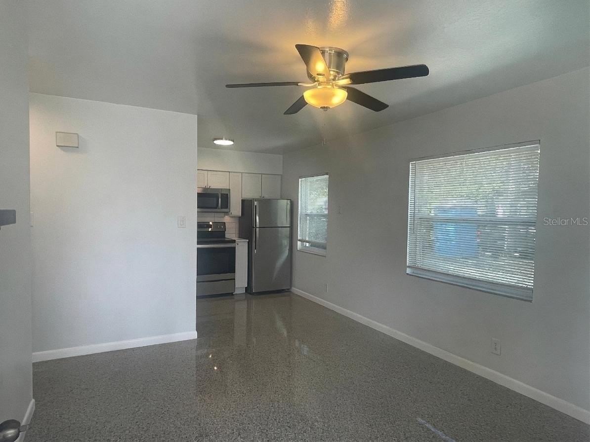 902 S Bruce St #B - Photo 5 of 36