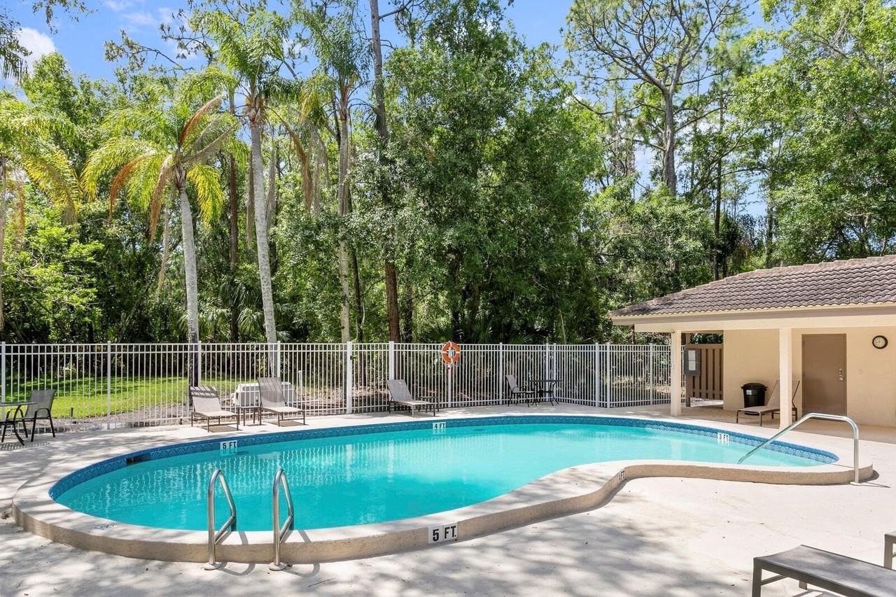 1233 Clays Trl - Photo 3 of 35