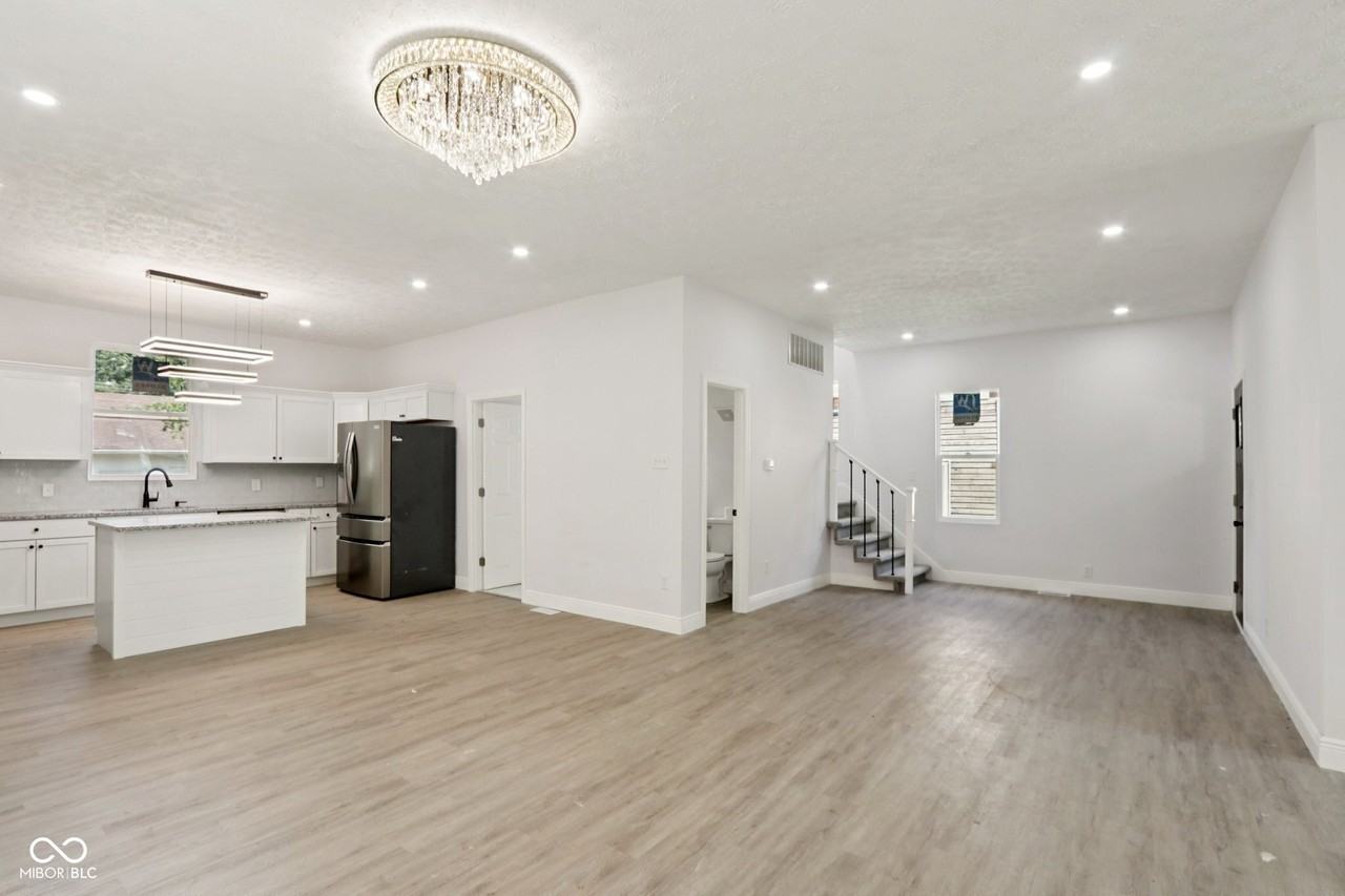 2728 Carrollton Ave - Photo 3 of 21