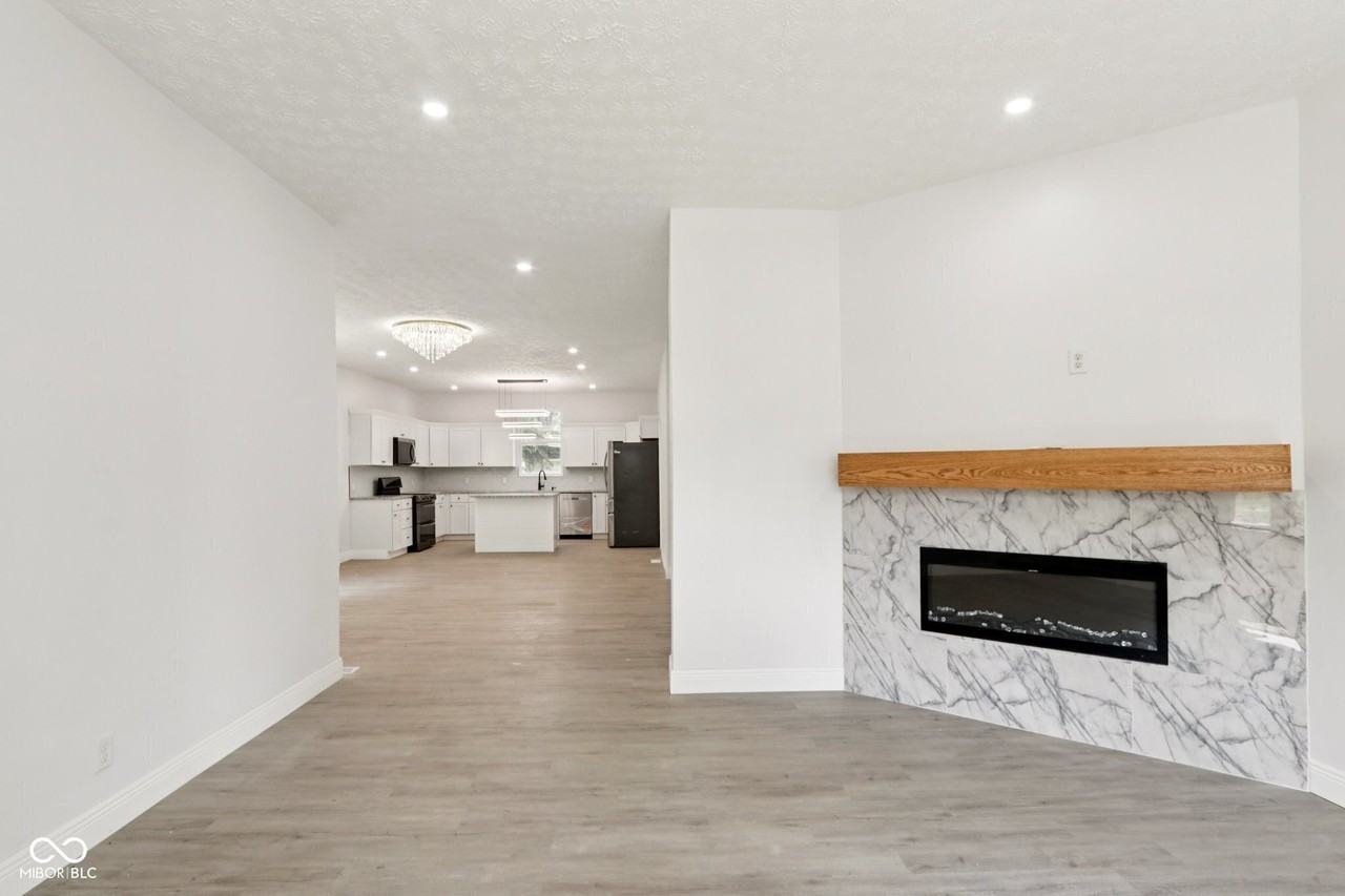 2728 Carrollton Ave - Photo 6 of 21