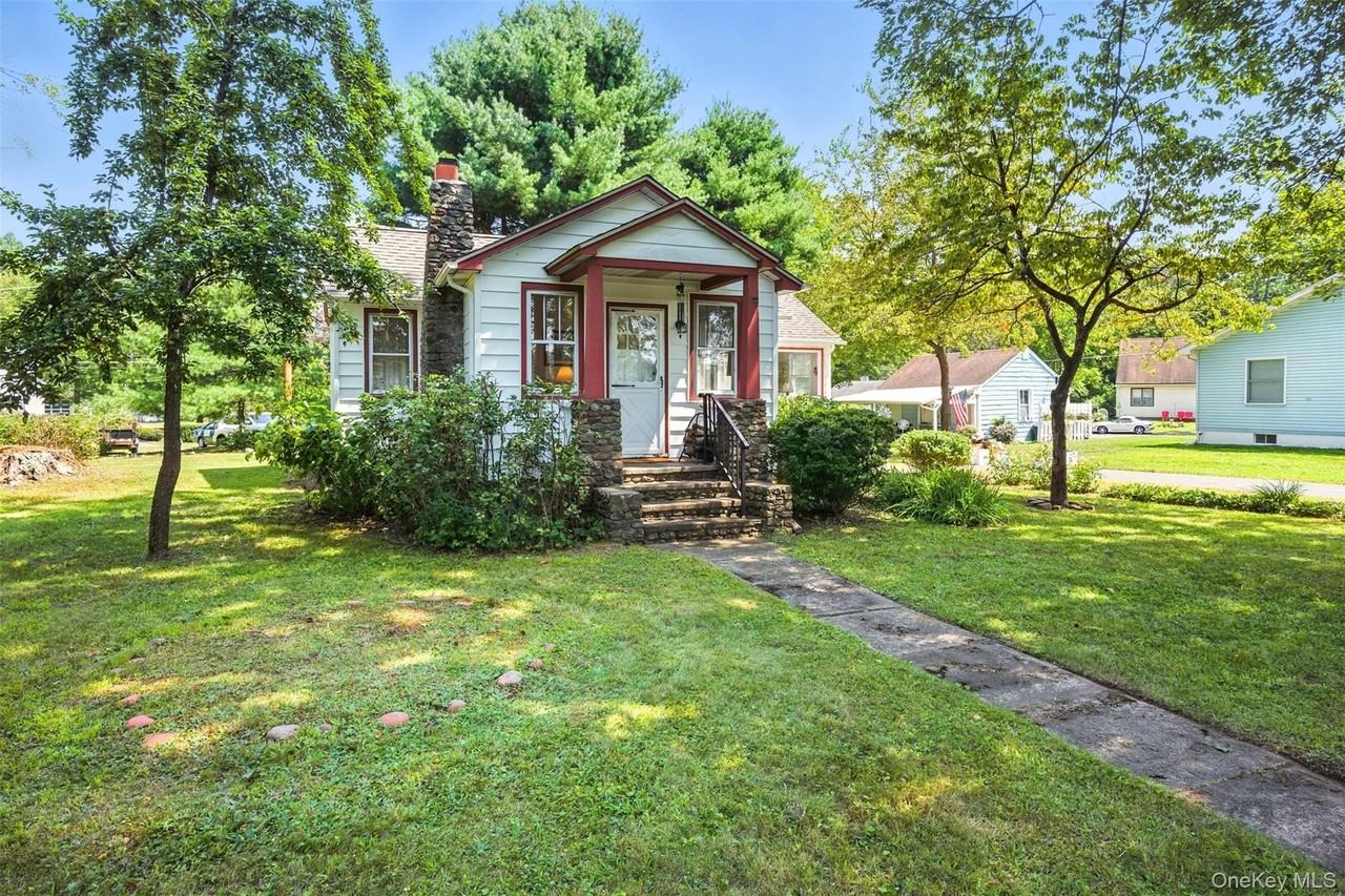 190 Continental Rd - Photo 3 of 25