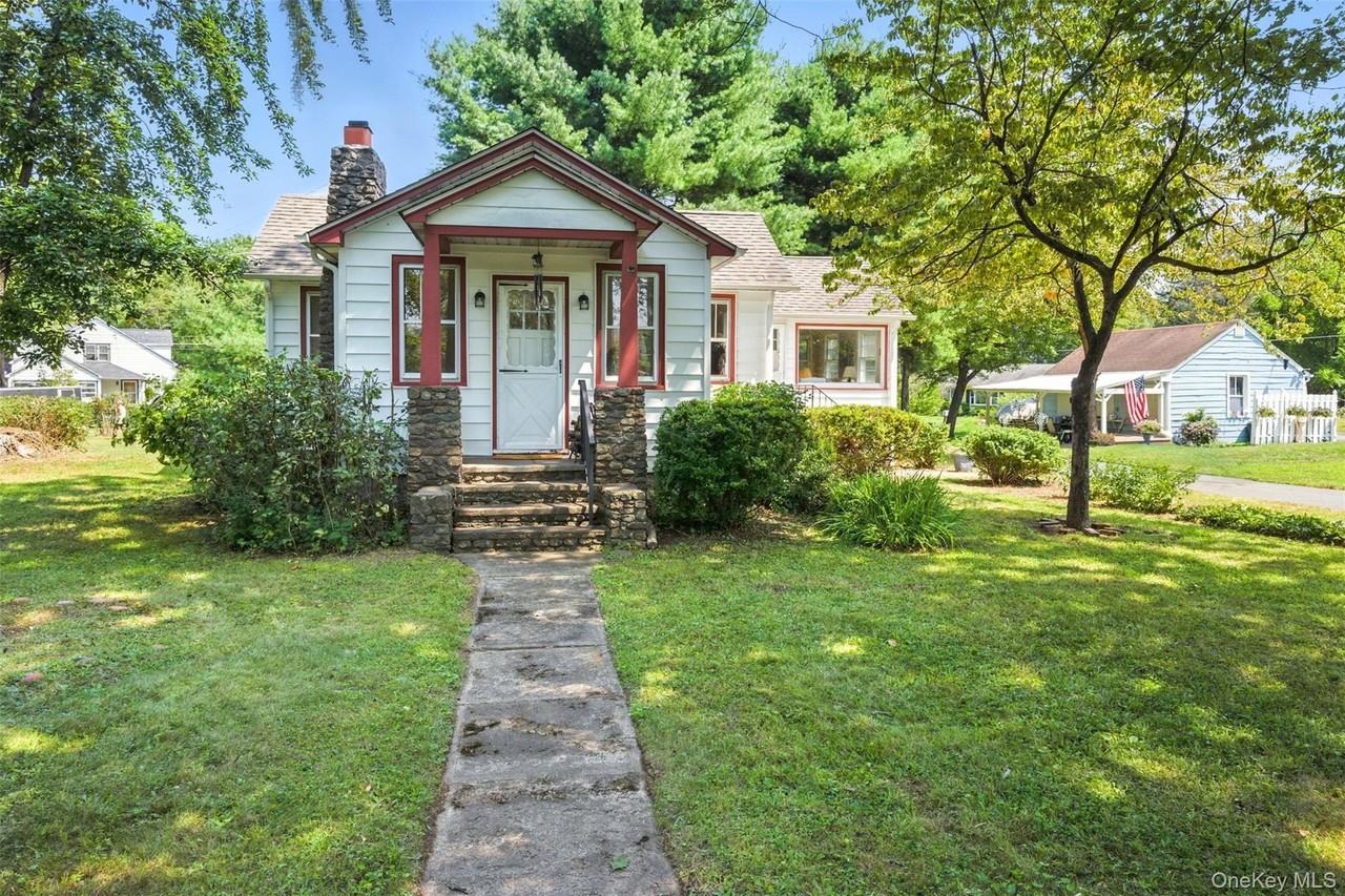 190 Continental Rd - Photo 4 of 25