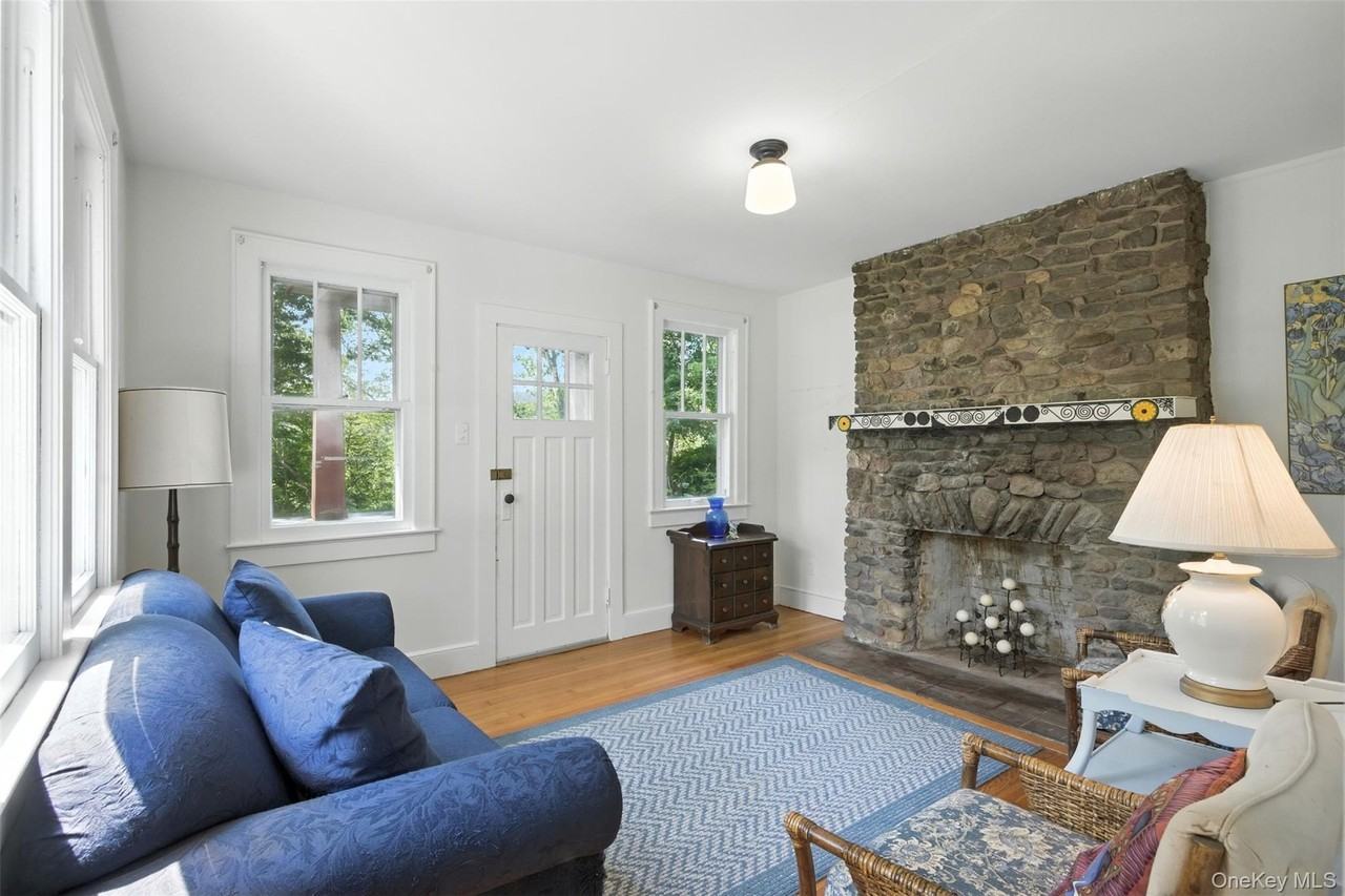 190 Continental Rd - Photo 5 of 25