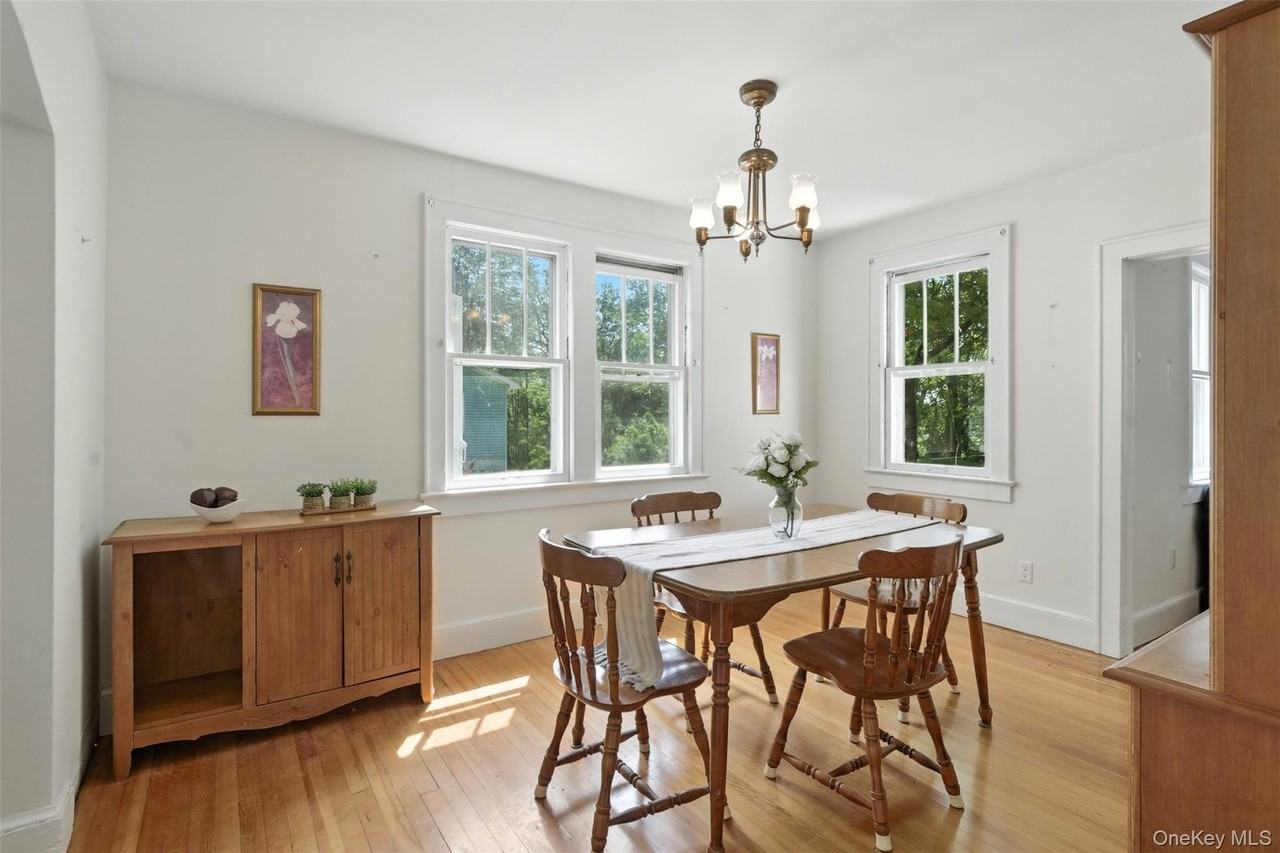 190 Continental Rd - Photo 7 of 25